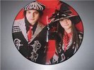 THE WHITE STRIPES 