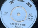 L.DUNKLEY-I TAKE YOU IN MY ARMS-SKINHEAD REGGAE-FAB-MIN