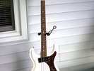 UNIVOX BASS GUITAR SLANT 6 DISCHORD MYRA POWER