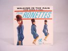 PHOTO RECORD SLEEVE THE RONETTES WALKING IN THE RAIN