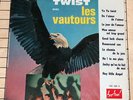 LES VAUTOURS VIC LAURENS RARE 25 CM TWIST YEYE