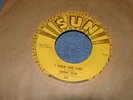 JOHNNY CASH SUN 241 I WALK THE LINE 45 RPM RECORD MINTY