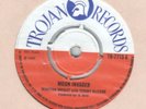 SKA/REGGAE SINGLE: WINSTON WRIGHT - MOON INVADER - TROJAN