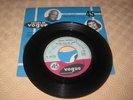 SP 45T VOGUE V.45 776 JOHNNY HALLYDAY je veux me promener/ le plus beau des jeu