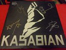 KASABIAN / FULLY AUTOGRAPHED 2X10INCH LP 828766383812