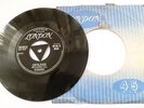 the coasters 7 inch searchin + young blood condition very good [london 45-hl-e ]