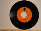 YVON BONNEVILLE  & LES DIFFERENTS. CA FAIT MAL  (ELVIS)  NM