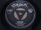 COASTERS = 1957 UK RnB = MINT = Searchin' / Young Blood LONDON 8450 TRI