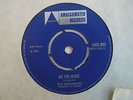 NM AMG 842 THE SOULMATES ON THE MOVE / JUMP IT UP REGGAE SKA