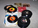 300VINTAGE45RPM RECORDS1950'S,60'S,70'S&80S.ELVIS,BEATLES,BEACHBOYS,FATS DOMINO