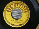 RARE ROCKABILLY 45 rpm CARL PERKINS on SUN lb BLUE SUEDE SHOES / HONEY DON'T M-
