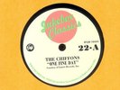 THE CHIFFONS One Fine Day He's So Fine Rhino Jukebox Classics 78