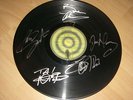 VINYL LP RECORD SIGNED BY IRON MAIDEN