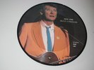 45T IMAGE SUR LE DISQUE JOHNNY HALLYDAY BRAVE STRANGER /THE ROCK N ROLL EAST