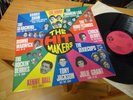 THE HIT MAKERS THE KINKS/SEARCHERS IN 1964 MONO BEAT HAMMER
