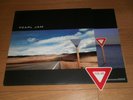 PEARL JAM Yield LP vinyl w/STICKER