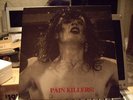 MOTLEY CRUE PAIN KILLERS NEAR MINT-AWESOME