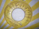 ELVIS PRESLEY 7 Inch Single SUN RECORDS ORIGINAL -BABY LET`S PLAY HOUSE SUN217