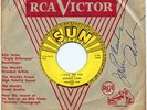 Rare Johnny Cash 45 & Autographed RCA Victor Sleeve - I Walk The Line - Sun #241
