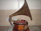His Masters Voice antique Gramophone record player. 78 rpm. No Reserve.