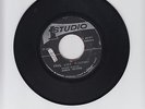 STUDIO ONE/FEEL LIKE JUMPING  -  MARCIA GRIFFITHS    ( 68  ROCKSTEADY 7