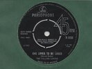 THE FALLING LEAVES-SHE LOVES TO BE LOVED-PARLOPHONE.