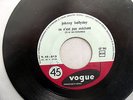 JOHNNY HALLYDAY. 45t tu me plais & ce n'est pas méchant - RARE - JUKEBOX