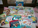 VINTAGE MICKEY MOUSE RECORD TOTE AND19 CHILDREN RECORD BOOKS