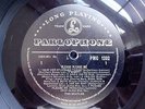 THE BEATLES  PLEASE PLEASE ME  BLACK AND GOLD FIRST PRESS UK VINYL