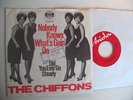 THE CHIFFONS Nobody Knows Whats Orig. D Ariola 18466 PS Single SCHÖNER ZUSTAND