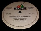 DENNIS BROWN I DON'T WANT TO BE NO GENERAL 12