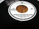 THE INVINCIBLES - WOMAN IS THE SOUL OF A MAN / GIT IT - WB DJ