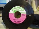Thee Midniters LOOKING OUT A WINDOW / JUMP JIVE HARMONIZE soul 45 rpm original