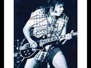 VERY RARE - NEIL YOUNG - MUSIC LEGEND - ORIGINAL HAND SIGNED AUTOGRAPH