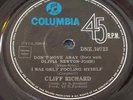 OLIVIA NEWTON-JOHN & CLIFF RICHARD - I WAS ONLY FOOLING MYSELF 7