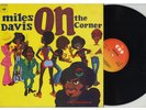 LP Miles Davis - On The Corner CBS 85549..NL…CARLOS GARNETT, MTUME,..VG++ TO NM