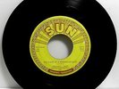 JOHNNY CASH / THE WAYS OF A WOMAN IN LOVE - 45 RPM Sun 302 w/ Johnnie Misprint