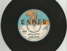 GLORIAS ALLSTARS / NEWS ROOM / JUMPING DICK / 7''/ VG+
