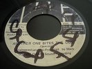 Queen - Another One Bites The Dust - EMI Jam Press 45 Rock Listen