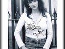 KATE BUSH - MUSIC LEGEND - ORIGINAL HAND SIGNED AUTOGRAPH