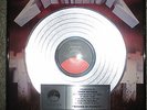METALLICA MASTER OF PUPPETS PLATINUM ELECTRA RECORDS SALES AWARD