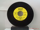 VITO AND THE SALUTATIONS -(45)- EXTRAORDINARY GIRL / EENIE MEENIE - HERALD- 1964