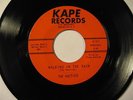 RARE DOO WOP 45 THE KACTIES   WALKING IN THE RAIN / SMILE  KAPE   MINT