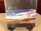 PEARL  JAM  LP  YIELD  ORIGINAL 1998  COMPLETE  WITH  THE  STICKER