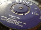 DOCTOR DR WHO - DECCA - SOUNDTRACK - RARE - NICE CONDITION 45 7