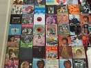 +/- 350 singles. Nederlands - Duits - Engels - Instr.