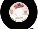 GLORIA GAYNOR Never Can Say Goodbye & Honey Bee 7