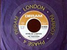 THE FLIRTATIONS Northern Soul 45 NOTHING BUT A HEARTACHE   Deram (M-)