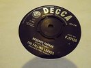 THE FALLING LEAVES - BEGGARS PARADE / TOMORROW NIGHT:DECCA F.12420:TOP VG+