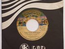 KISS - Sure know something /  EL SALVADOR PRESS / Discos LEO sleeve.